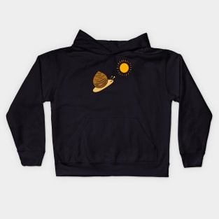 Snail towards the sun Kids Hoodie